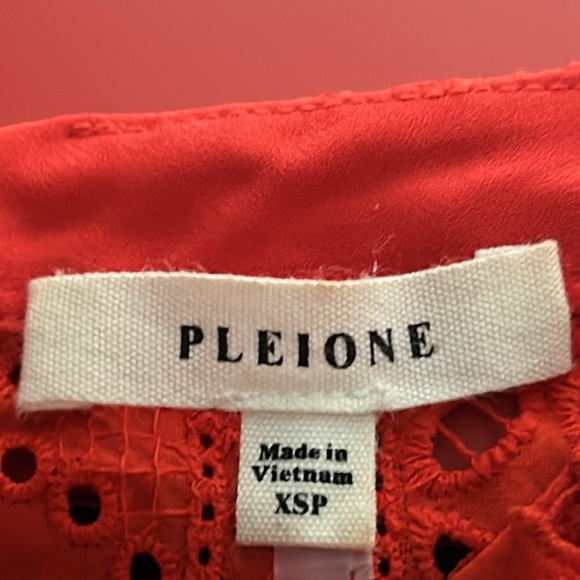 Pleione Blouse Red Orange Geometric Cap Sleeve - Picture 5 of 7